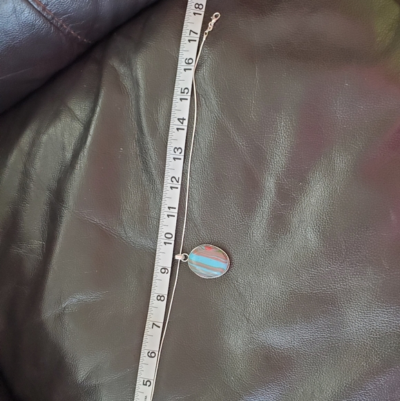 Tourmaline Rainbow Gemstone w 18in st silver chain - Picture 5 of 7